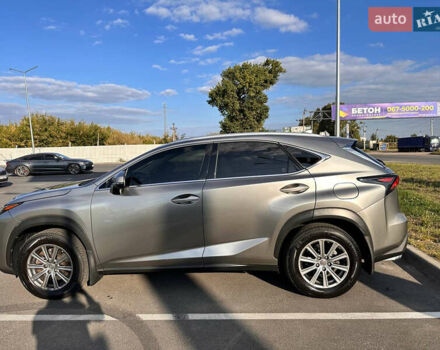 Лексус НХ, объемом двигателя 2 л и пробегом 131 тыс. км за 23500 $, фото 2 на Automoto.ua