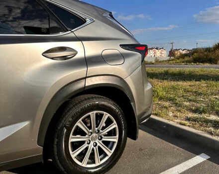 Лексус НХ, объемом двигателя 2 л и пробегом 131 тыс. км за 23500 $, фото 7 на Automoto.ua