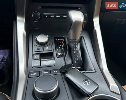 Лексус НХ, объемом двигателя 2 л и пробегом 101 тыс. км за 24399 $, фото 15 на Automoto.ua