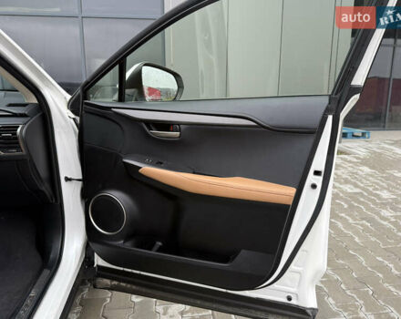 Лексус НХ, объемом двигателя 2 л и пробегом 101 тыс. км за 24399 $, фото 12 на Automoto.ua