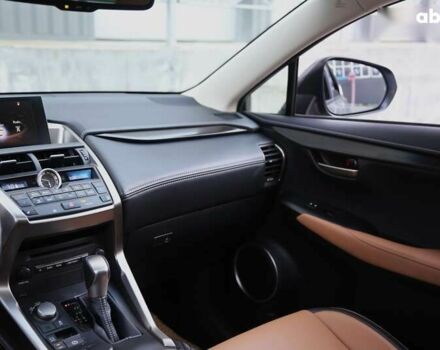 Лексус НХ, объемом двигателя 2 л и пробегом 120 тыс. км за 25500 $, фото 14 на Automoto.ua