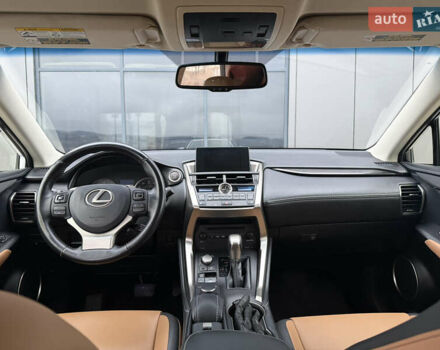 Лексус НХ, объемом двигателя 2 л и пробегом 101 тыс. км за 24399 $, фото 9 на Automoto.ua