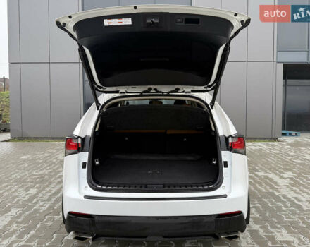 Лексус НХ, объемом двигателя 2 л и пробегом 101 тыс. км за 24399 $, фото 8 на Automoto.ua