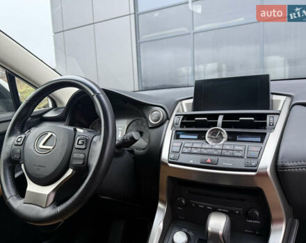 Лексус НХ, объемом двигателя 2 л и пробегом 101 тыс. км за 24399 $, фото 16 на Automoto.ua