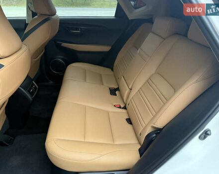 Лексус НХ, объемом двигателя 2 л и пробегом 101 тыс. км за 24399 $, фото 11 на Automoto.ua