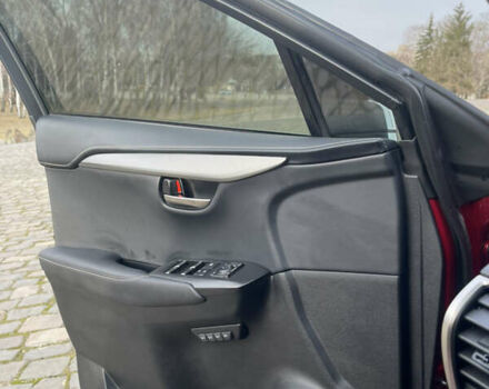 Лексус НХ, объемом двигателя 2 л и пробегом 47 тыс. км за 33300 $, фото 4 на Automoto.ua