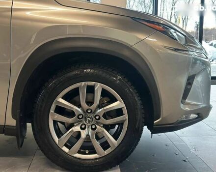 Лексус НХ, объемом двигателя 2 л и пробегом 195 тыс. км за 27900 $, фото 4 на Automoto.ua