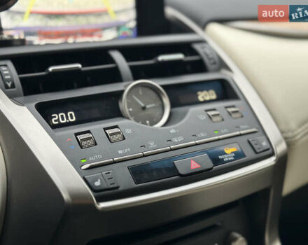 Лексус НХ, объемом двигателя 1.99 л и пробегом 54 тыс. км за 31300 $, фото 16 на Automoto.ua