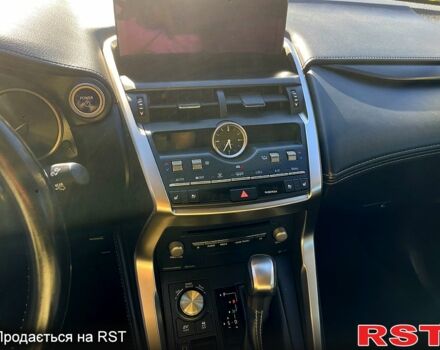 Лексус НХ, объемом двигателя 2.5 л и пробегом 74 тыс. км за 40800 $, фото 11 на Automoto.ua