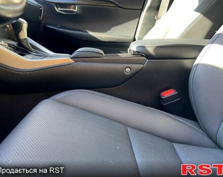 Лексус НХ, объемом двигателя 2.5 л и пробегом 74 тыс. км за 40800 $, фото 10 на Automoto.ua