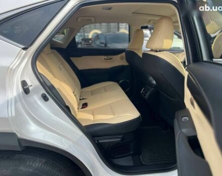Лексус НХ, объемом двигателя 0 л и пробегом 65 тыс. км за 32700 $, фото 24 на Automoto.ua