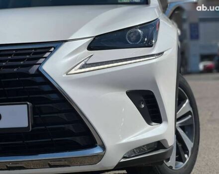 Лексус НХ, об'ємом двигуна 0 л та пробігом 65 тис. км за 30900 $, фото 10 на Automoto.ua