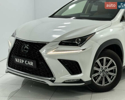 Лексус НХ, объемом двигателя 2 л и пробегом 52 тыс. км за 26900 $, фото 2 на Automoto.ua