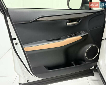 Лексус НХ, объемом двигателя 2 л и пробегом 52 тыс. км за 26900 $, фото 28 на Automoto.ua