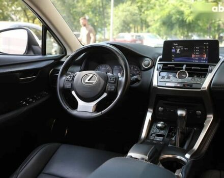 Лексус НХ, объемом двигателя 2 л и пробегом 56 тыс. км за 31500 $, фото 11 на Automoto.ua