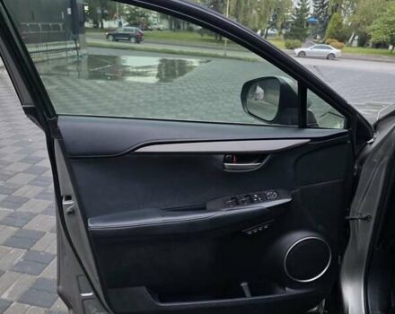 Сірий Лексус НХ, об'ємом двигуна 2 л та пробігом 104 тис. км за 18999 $, фото 31 на Automoto.ua