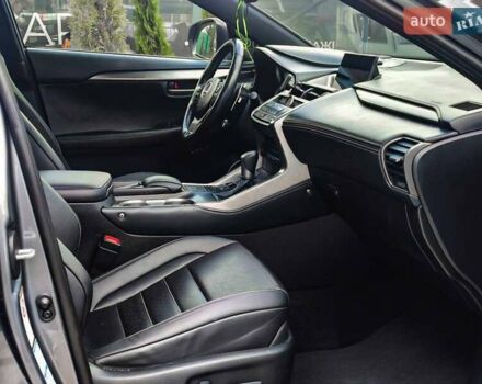 Сірий Лексус НХ, об'ємом двигуна 2 л та пробігом 190 тис. км за 20900 $, фото 16 на Automoto.ua