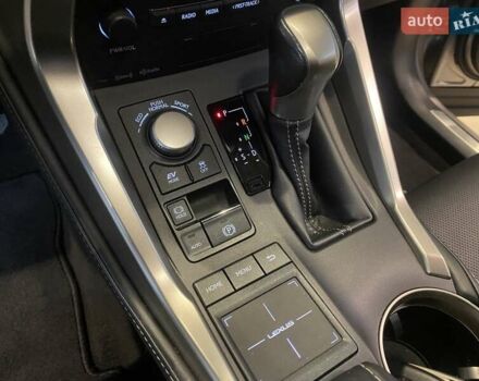 Сірий Лексус НХ, об'ємом двигуна 2.49 л та пробігом 55 тис. км за 29500 $, фото 32 на Automoto.ua