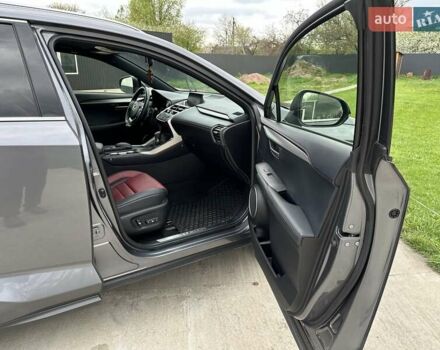 Сірий Лексус НХ, об'ємом двигуна 2 л та пробігом 154 тис. км за 28900 $, фото 31 на Automoto.ua