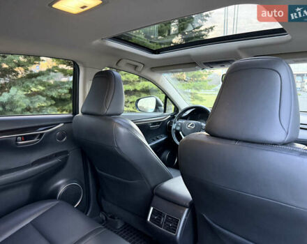 Сірий Лексус НХ, об'ємом двигуна 2 л та пробігом 105 тис. км за 22000 $, фото 15 на Automoto.ua