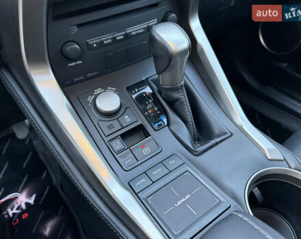 Сірий Лексус НХ, об'ємом двигуна 2 л та пробігом 105 тис. км за 22000 $, фото 11 на Automoto.ua