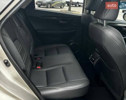 Серый Лексус НХ, объемом двигателя 2 л и пробегом 137 тыс. км за 17800 $, фото 16 на Automoto.ua