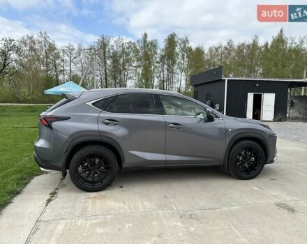 Сірий Лексус НХ, об'ємом двигуна 2 л та пробігом 154 тис. км за 28900 $, фото 4 на Automoto.ua