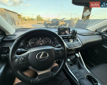 Сірий Лексус НХ, об'ємом двигуна 2 л та пробігом 128 тис. км за 27000 $, фото 6 на Automoto.ua