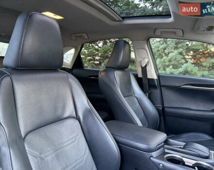 Сірий Лексус НХ, об'ємом двигуна 2 л та пробігом 105 тис. км за 22000 $, фото 17 на Automoto.ua