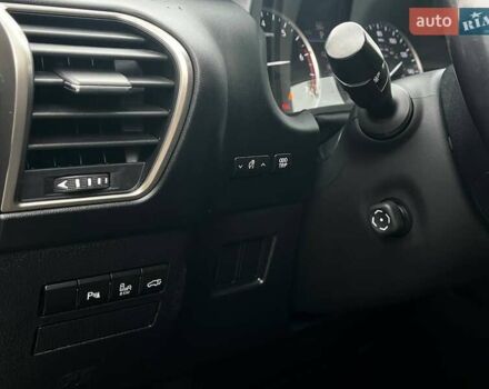 Серый Лексус НХ, объемом двигателя 2 л и пробегом 137 тыс. км за 17800 $, фото 13 на Automoto.ua