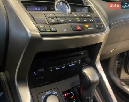 Сірий Лексус НХ, об'ємом двигуна 2.49 л та пробігом 55 тис. км за 29500 $, фото 31 на Automoto.ua