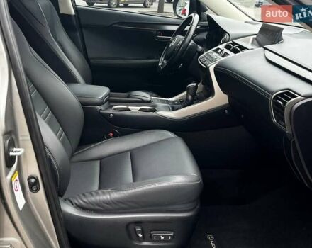 Серый Лексус НХ, объемом двигателя 2 л и пробегом 137 тыс. км за 17800 $, фото 20 на Automoto.ua