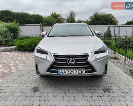 Сірий Лексус НХ, об'ємом двигуна 2 л та пробігом 57 тис. км за 21800 $, фото 1 на Automoto.ua