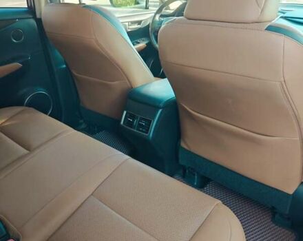 Серый Лексус НХ, объемом двигателя 2 л и пробегом 172 тыс. км за 21500 $, фото 6 на Automoto.ua