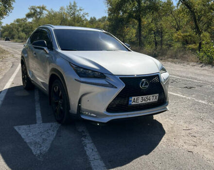 Сірий Лексус НХ, об'ємом двигуна 2 л та пробігом 175 тис. км за 25000 $, фото 4 на Automoto.ua