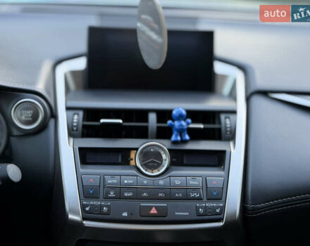 Сірий Лексус НХ, об'ємом двигуна 2 л та пробігом 105 тис. км за 22000 $, фото 10 на Automoto.ua