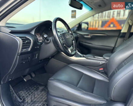 Сірий Лексус НХ, об'ємом двигуна 2 л та пробігом 122 тис. км за 24799 $, фото 42 на Automoto.ua