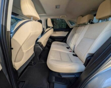 Сірий Лексус НХ, об'ємом двигуна 2 л та пробігом 75 тис. км за 7200 $, фото 11 на Automoto.ua
