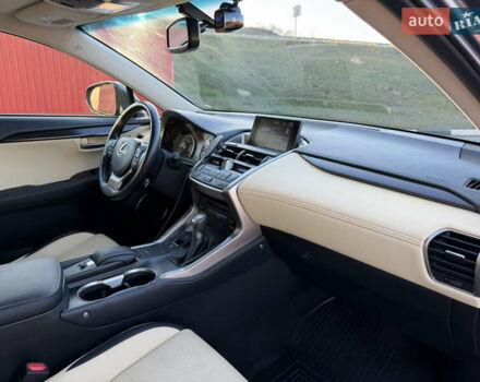 Сірий Лексус НХ, об'ємом двигуна 2 л та пробігом 96 тис. км за 22500 $, фото 26 на Automoto.ua