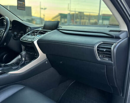 Сірий Лексус НХ, об'ємом двигуна 2 л та пробігом 122 тис. км за 24799 $, фото 54 на Automoto.ua