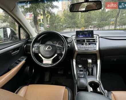 Сірий Лексус НХ, об'ємом двигуна 2 л та пробігом 140 тис. км за 21999 $, фото 20 на Automoto.ua