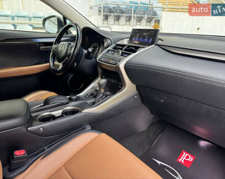 Серый Лексус НХ, объемом двигателя 2 л и пробегом 141 тыс. км за 20900 $, фото 21 на Automoto.ua