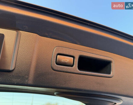 Сірий Лексус НХ, об'ємом двигуна 2 л та пробігом 96 тис. км за 22500 $, фото 23 на Automoto.ua