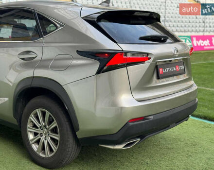 Серый Лексус НХ, объемом двигателя 2 л и пробегом 141 тыс. км за 20900 $, фото 9 на Automoto.ua