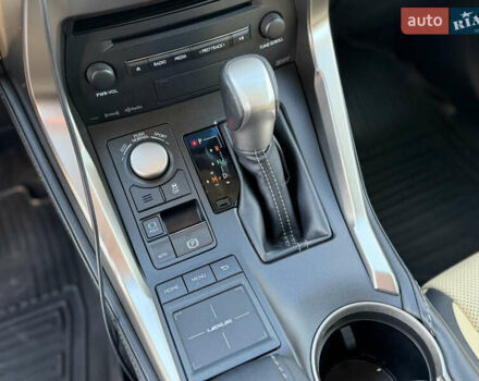 Сірий Лексус НХ, об'ємом двигуна 2 л та пробігом 96 тис. км за 22500 $, фото 17 на Automoto.ua