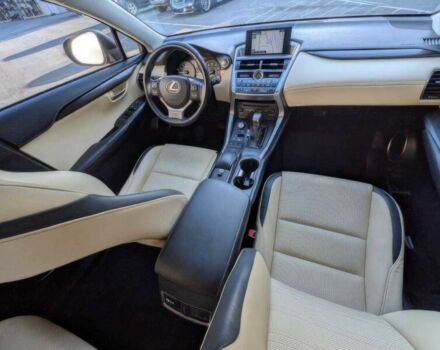 Сірий Лексус НХ, об'ємом двигуна 2 л та пробігом 75 тис. км за 7200 $, фото 8 на Automoto.ua