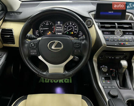 Сірий Лексус НХ, об'ємом двигуна 2 л та пробігом 96 тис. км за 21999 $, фото 10 на Automoto.ua