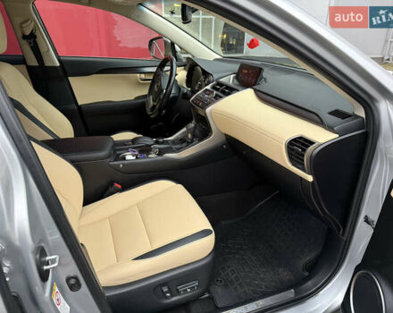 Серый Лексус НХ, объемом двигателя 2 л и пробегом 38 тыс. км за 19999 $, фото 16 на Automoto.ua