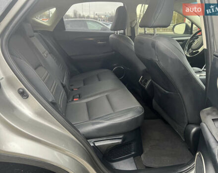 Сірий Лексус НХ, об'ємом двигуна 2 л та пробігом 97 тис. км за 26500 $, фото 8 на Automoto.ua