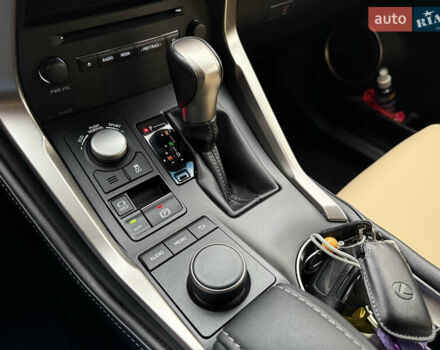Серый Лексус НХ, объемом двигателя 2 л и пробегом 38 тыс. км за 19999 $, фото 26 на Automoto.ua